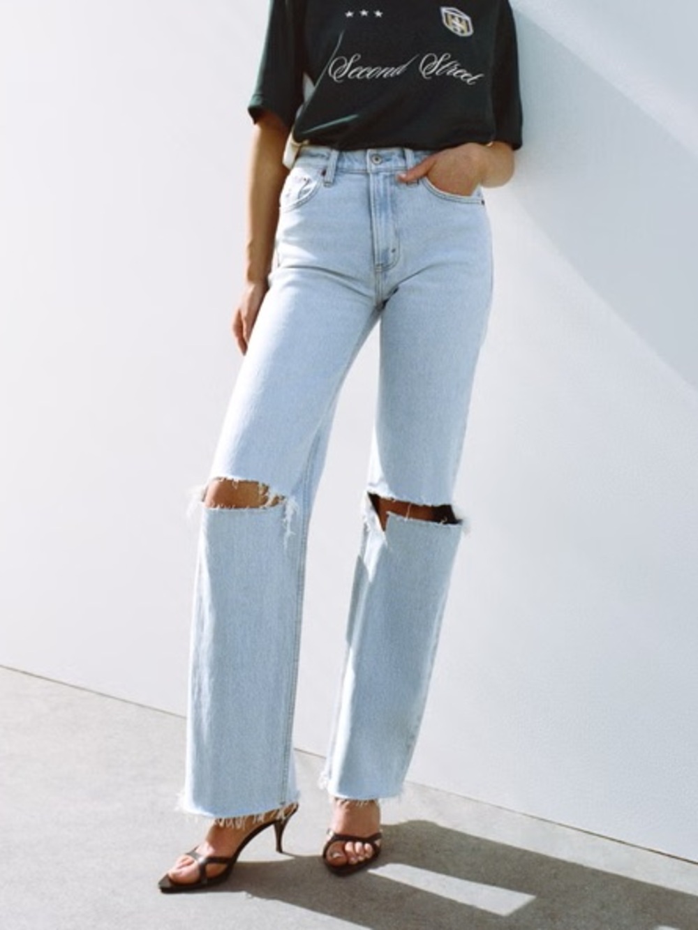 Abercrombie High Rise Relaxed 90's Distressed Jeans